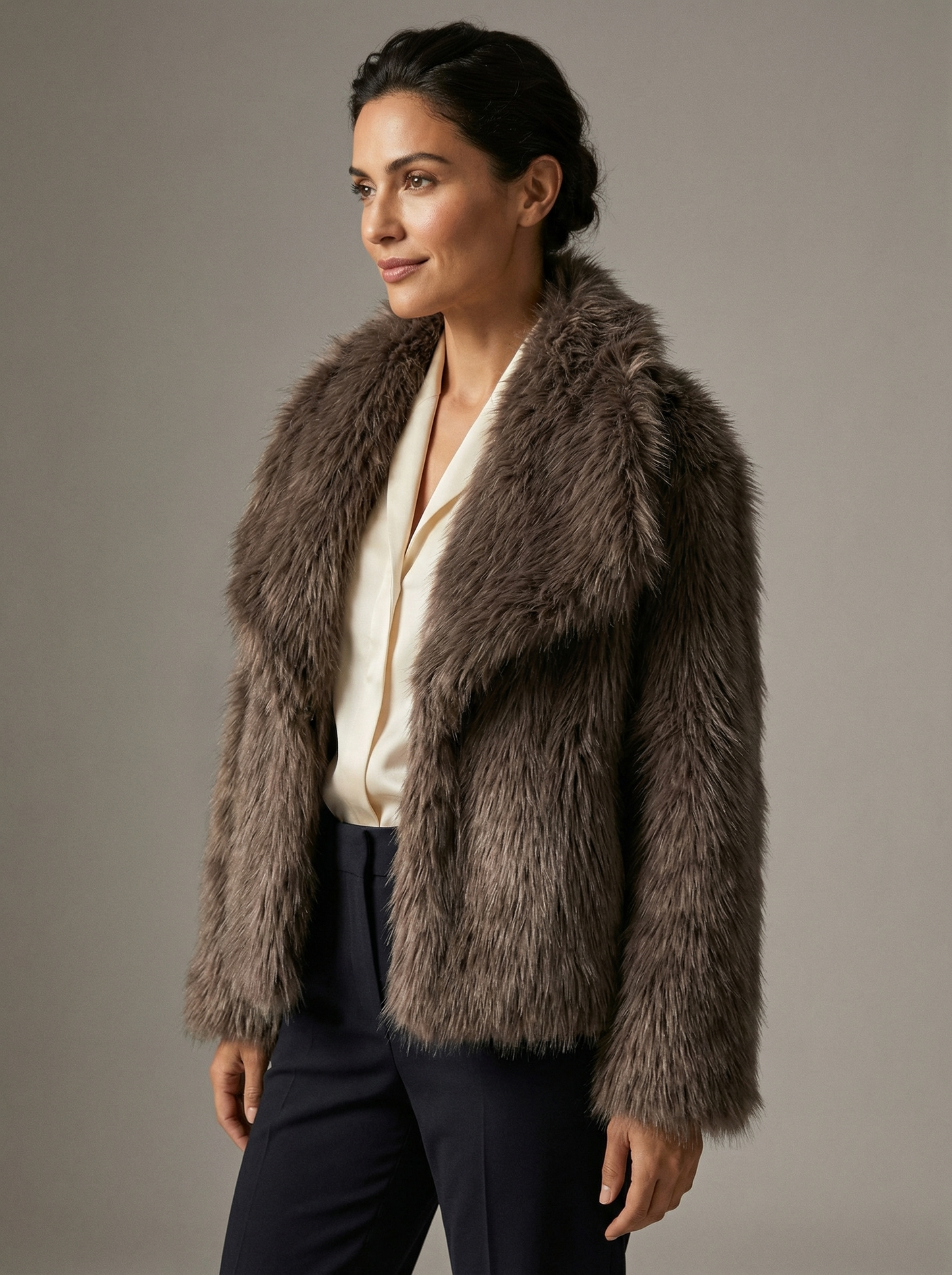 Eleganter Kunstfell-Mantel für stilvollen Komfort
